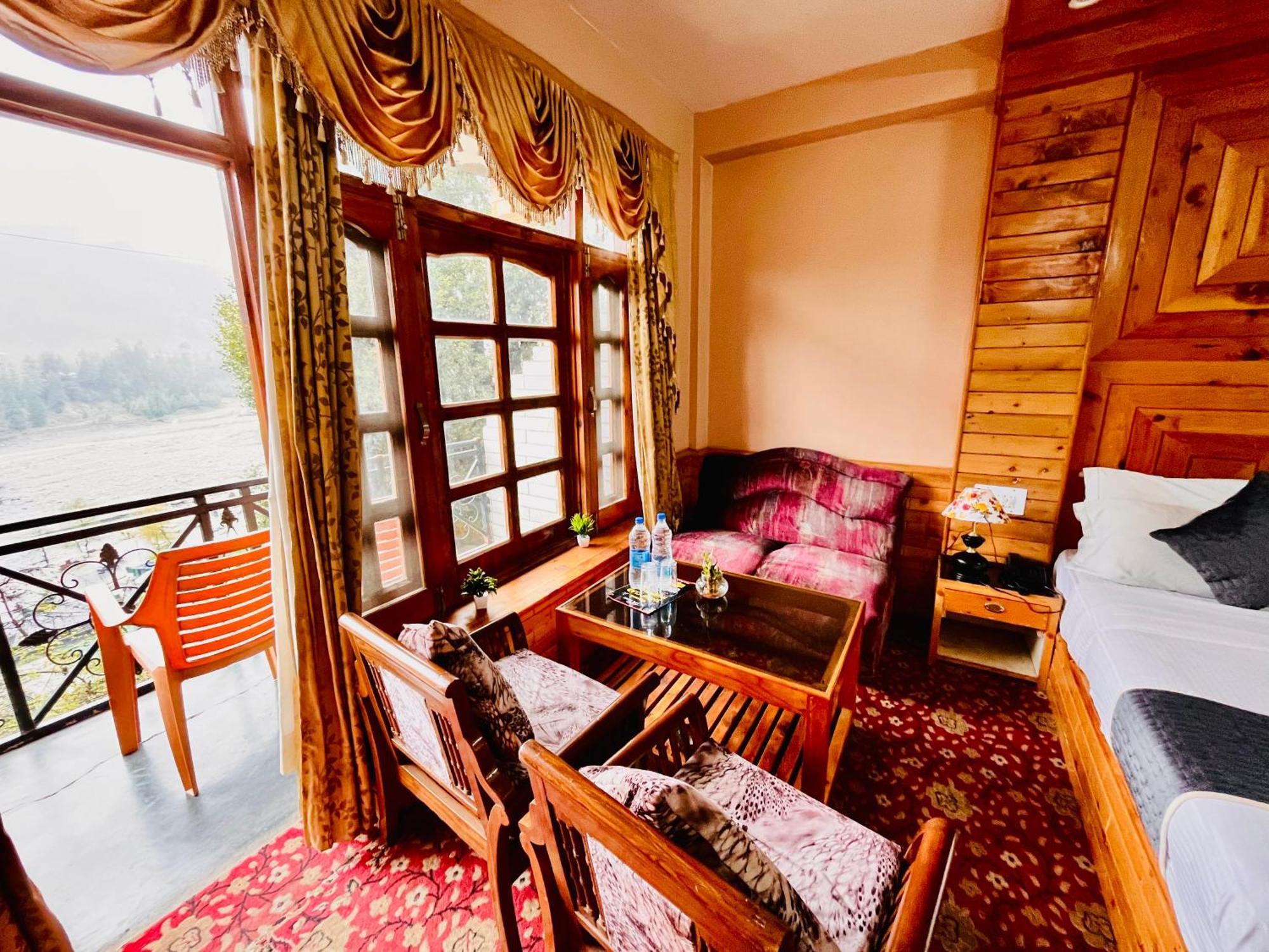 Snow Clad Riverview Hotel & Resort, Manali Exterior photo